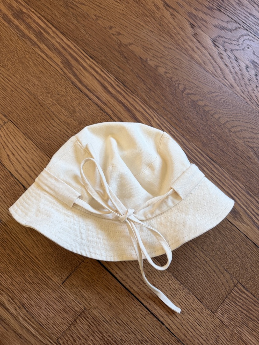 Jacquemus Off-White Bucket Hat - Picture 4 of 4